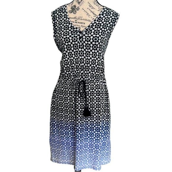 T by Talbots Ombré Geo-Print Shift Dress Size M Petite | Wear to Work Collection - Picture 9 of 12